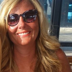 Meet your Posher, Denise